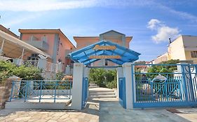 Dolphin Hotel